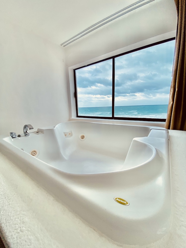Cyan Cancun Resort & Spa — Hotel rooms in Cancun, Quintana Roo