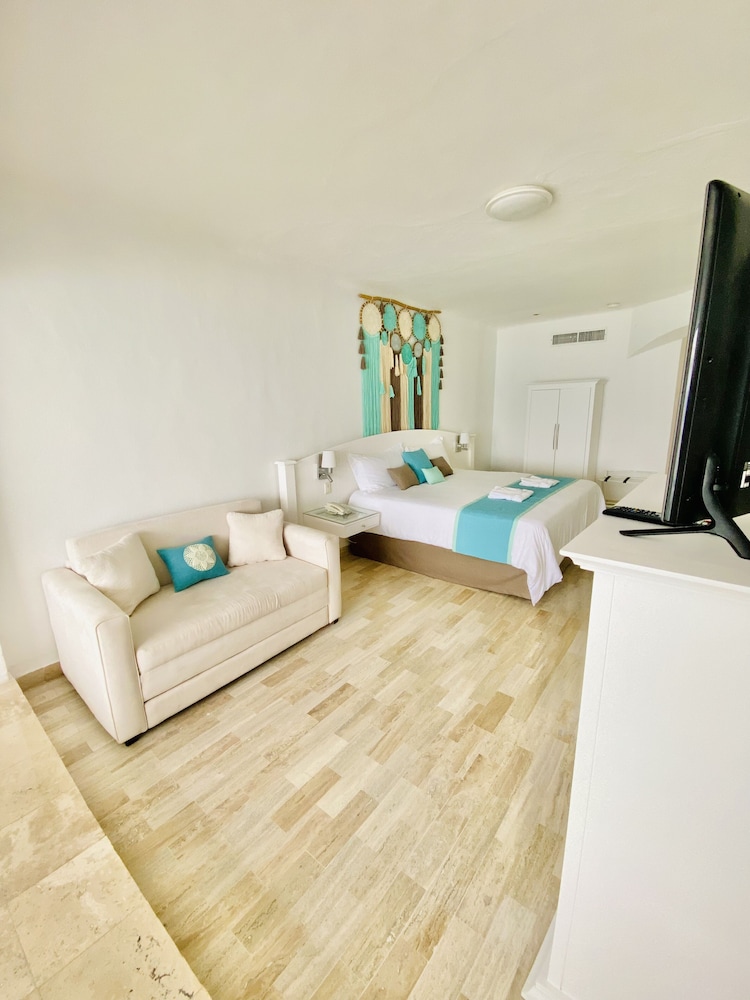 Cyan Cancun Resort & Spa — Hotel rooms in Cancun, Quintana Roo