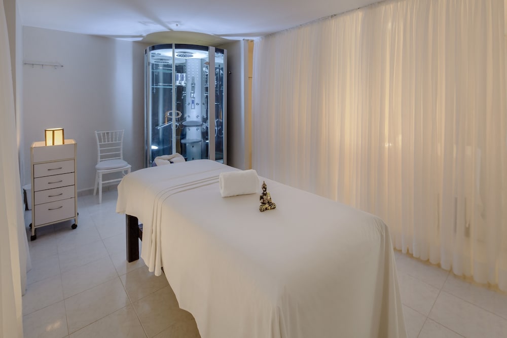 Cyan Cancun Resort & Spa — Hotel rooms in Cancun, Quintana Roo