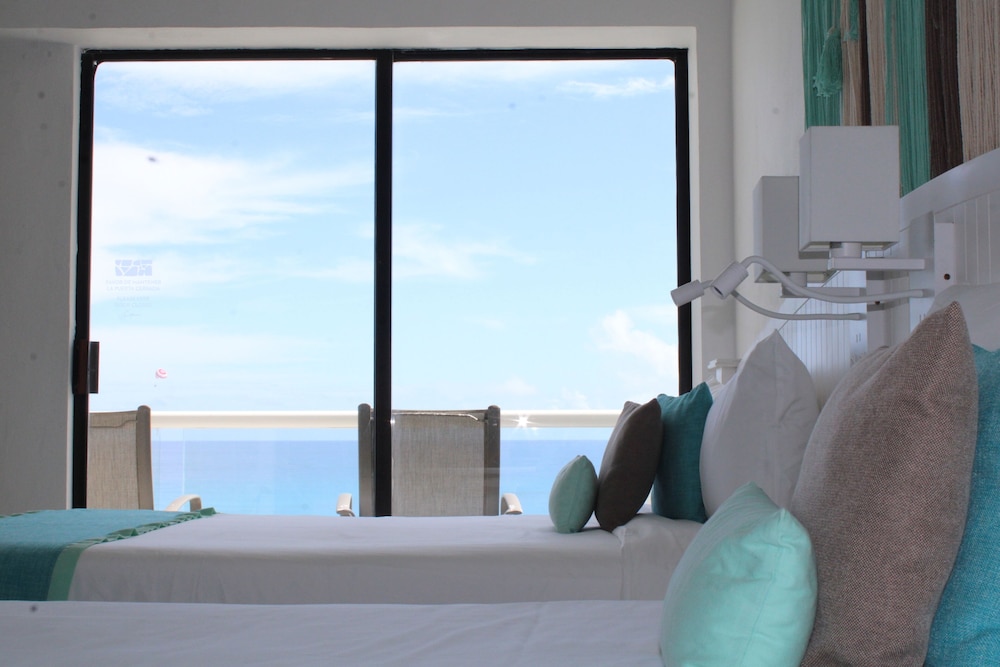 Cyan Cancun Resort & Spa — Hotel rooms in Cancun, Quintana Roo