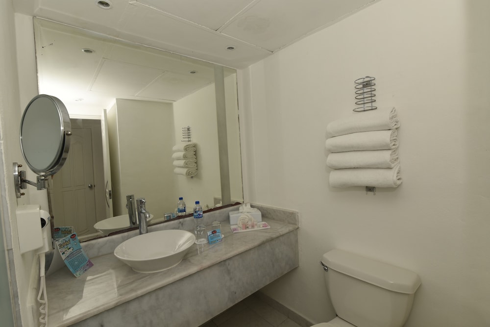 Cyan Cancun Resort & Spa — Hotel rooms in Cancun, Quintana Roo