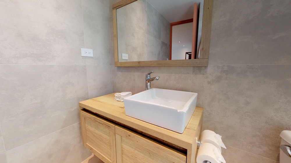 Modern Hotel Aruba — Hotel rooms in Noord, Aruba