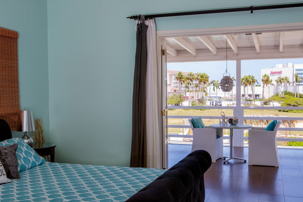 Modern Hotel Aruba — Hotel rooms in Noord, Aruba