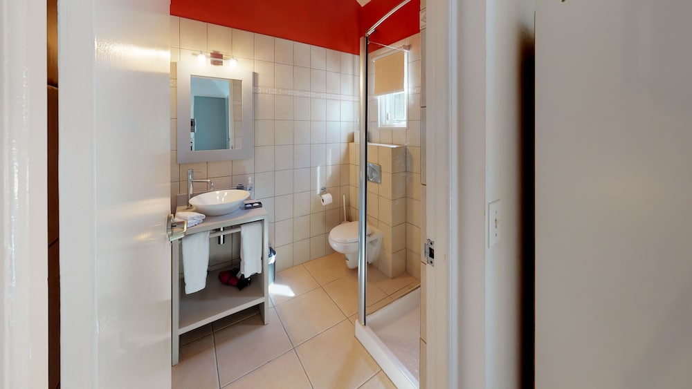 Modern Hotel Aruba — Hotel rooms in Noord, Aruba