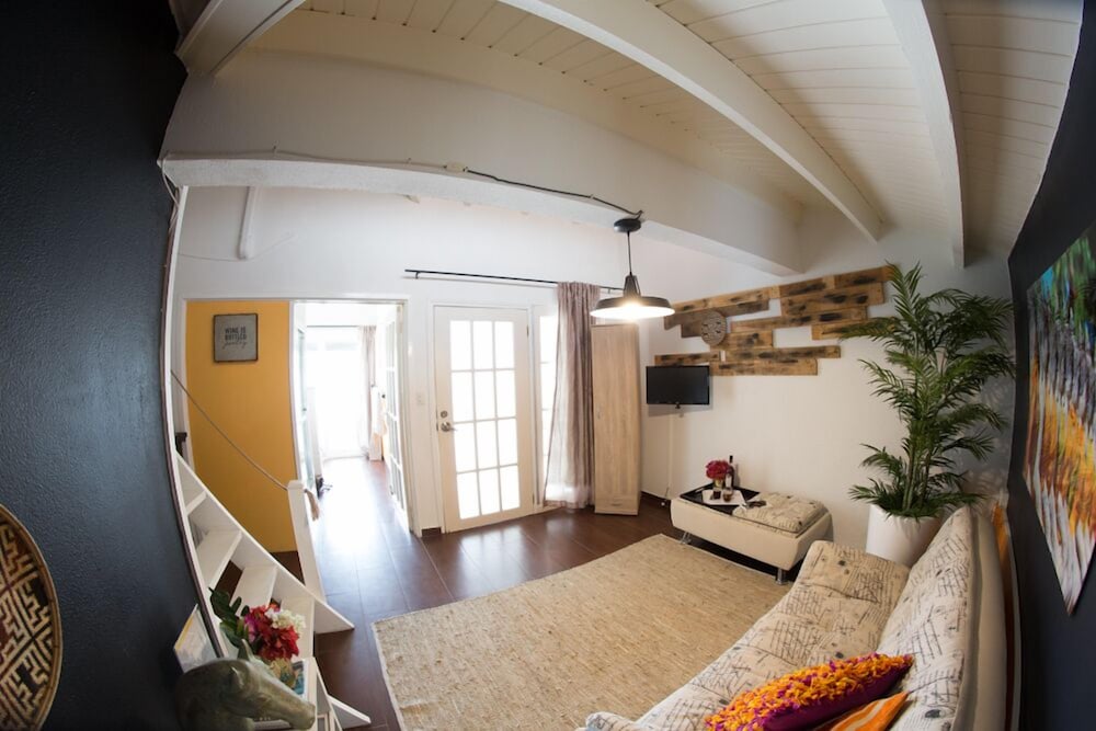 Modern Hotel Aruba — Hotel rooms in Noord, Aruba