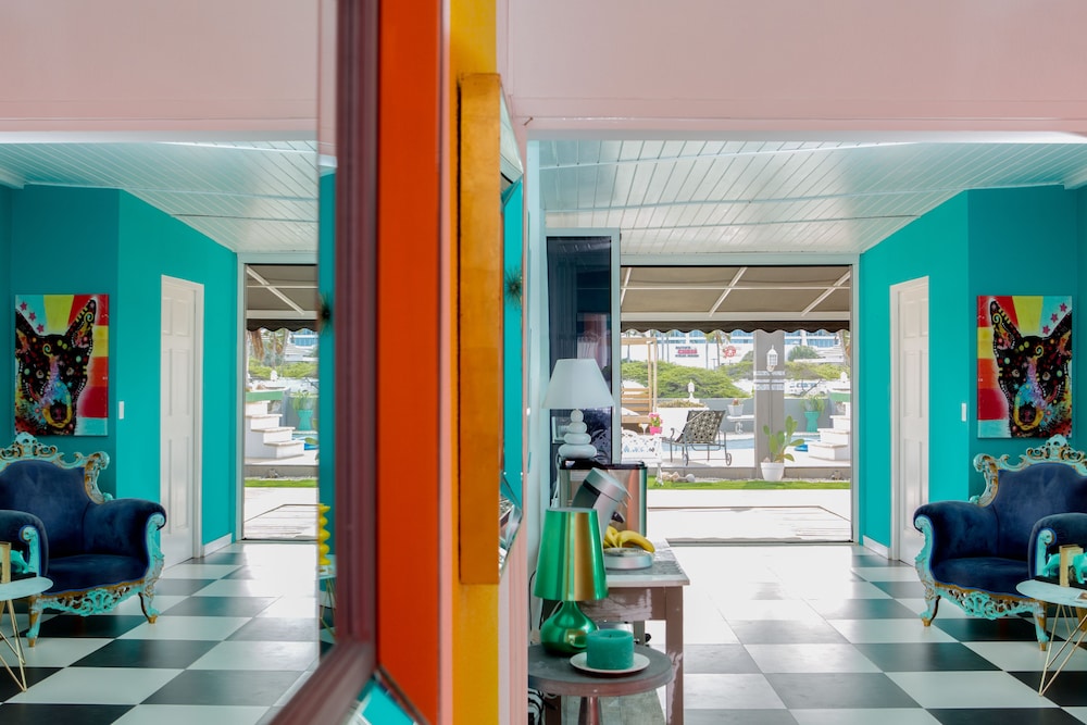 Modern Hotel Aruba — Hotel building in Noord, Aruba