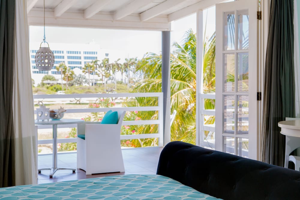 Modern Hotel Aruba — Hotel rooms in Noord, Aruba