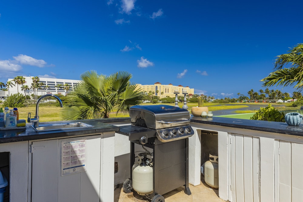 Modern Hotel Aruba — Attractions in the area in Noord, Aruba