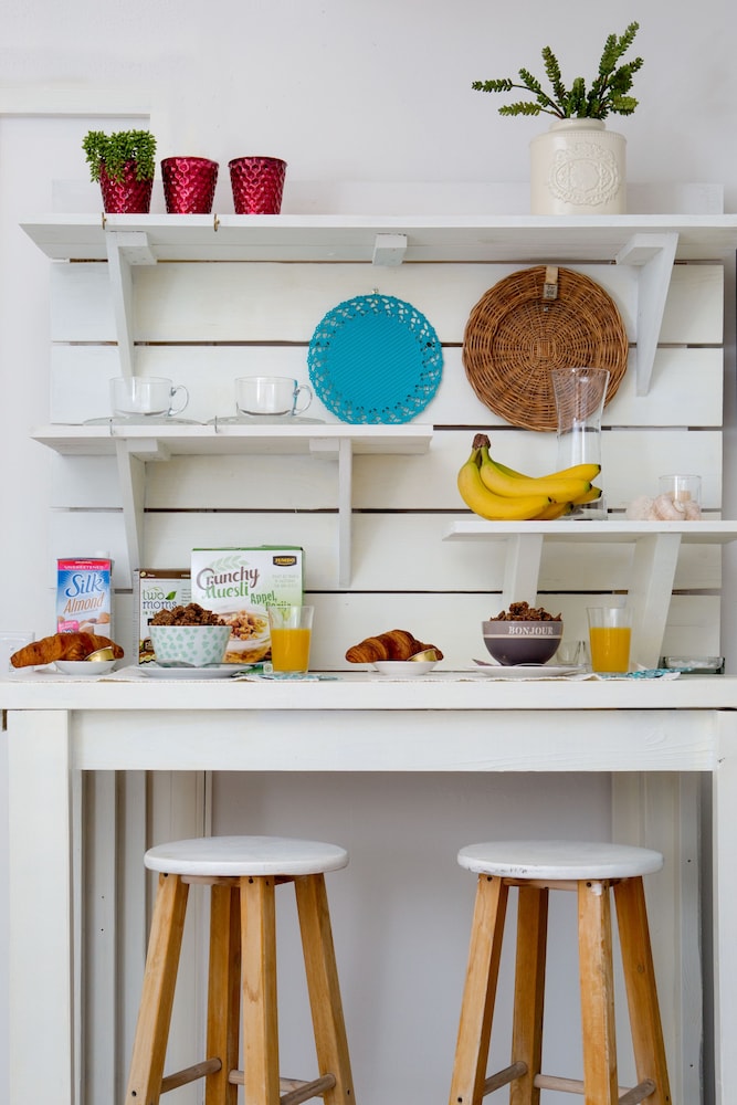 Modern Hotel Aruba — Restaurant & bars in Noord, Aruba