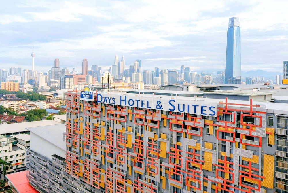 . Days Hotel and Suites Fraser Business Park KL
