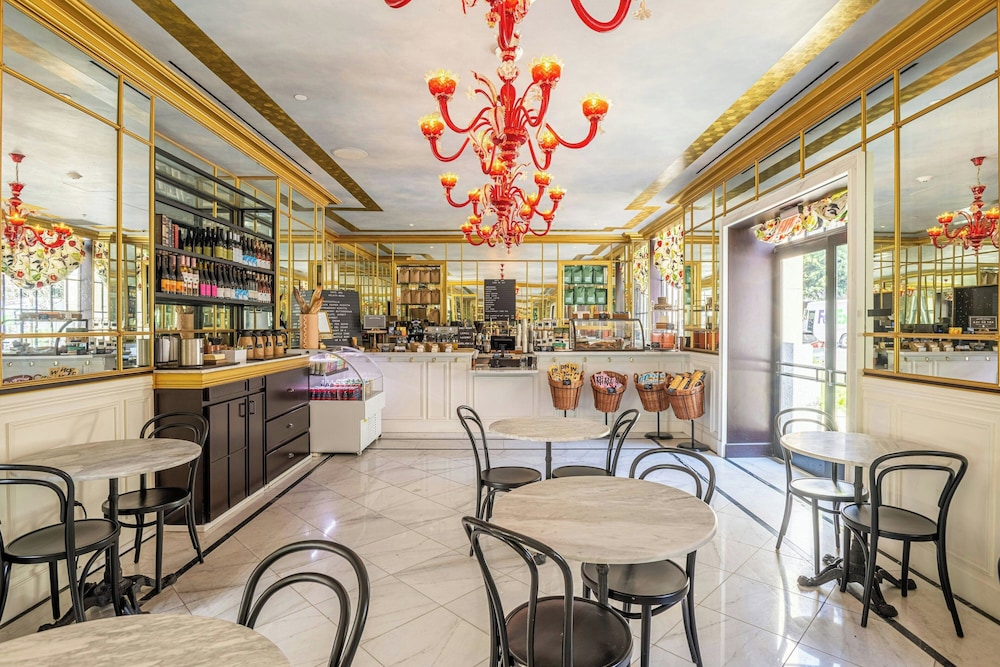 Hotel Per La, Autograph Collection — Restaurant & bars in Los Angeles, California