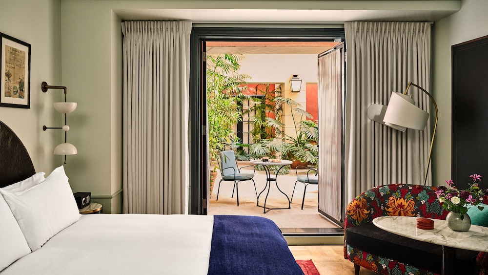 Hotel Per La, Autograph Collection — Hotel rooms in Los Angeles, California