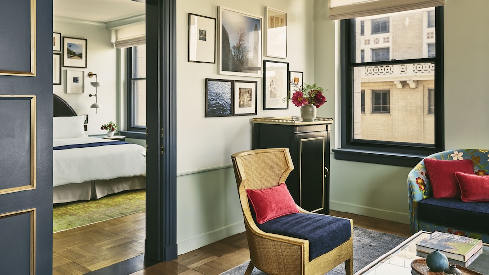 Hotel Per La, Autograph Collection — Hotel rooms in Los Angeles, California