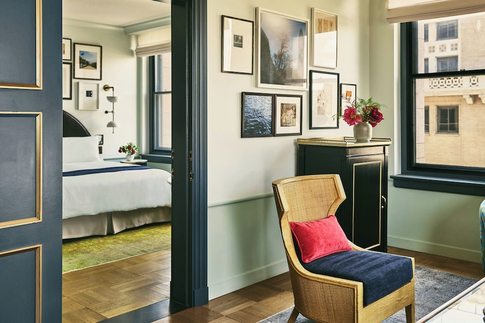 Hotel Per La, Autograph Collection — Hotel rooms in Los Angeles, California