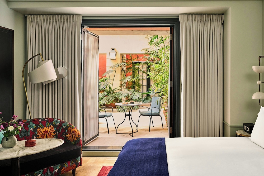 Hotel Per La, Autograph Collection — Hotel rooms in Los Angeles, California