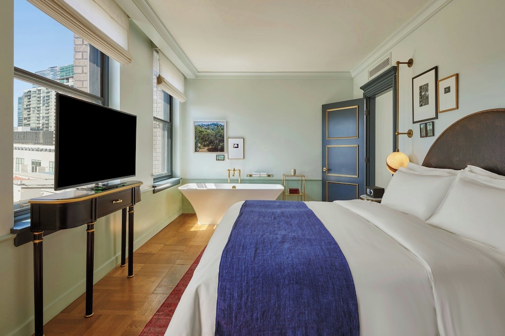 Hotel Per La, Autograph Collection — Hotel rooms in Los Angeles, California