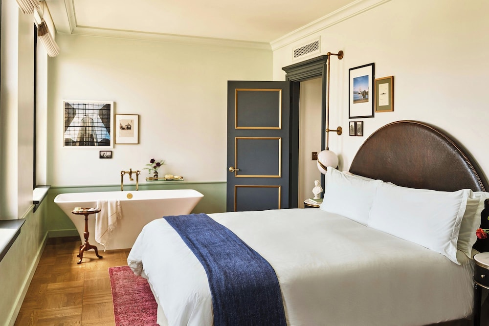 Hotel Per La, Autograph Collection — Hotel rooms in Los Angeles, California