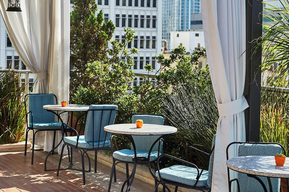 Hotel Per La, Autograph Collection — Restaurant & bars in Los Angeles, California