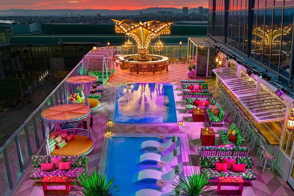 Moxy Downtown Los Angeles — Restaurant & bars in Los Angeles, California