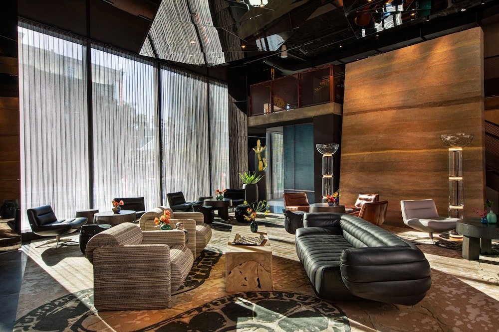 Moxy Downtown Los Angeles — Restaurant & bars in Los Angeles, California