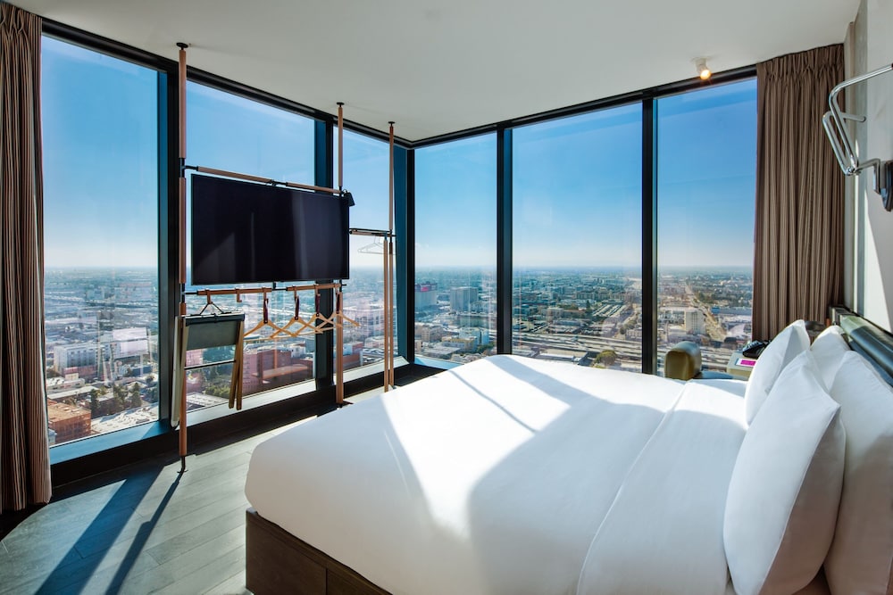 Moxy Downtown Los Angeles — Hotel rooms in Los Angeles, California