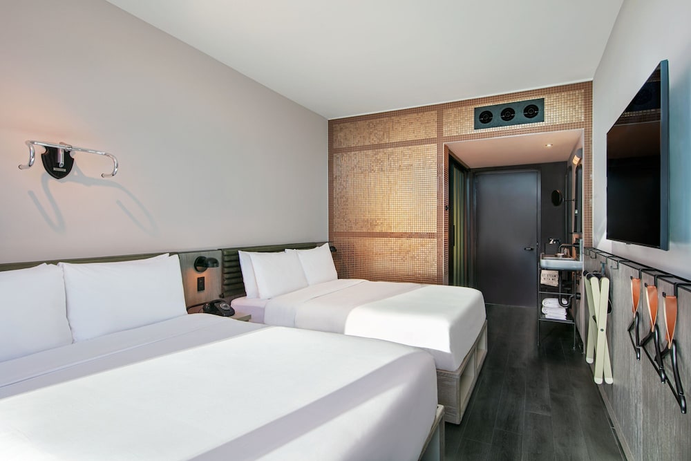 Moxy Downtown Los Angeles — Hotel rooms in Los Angeles, California