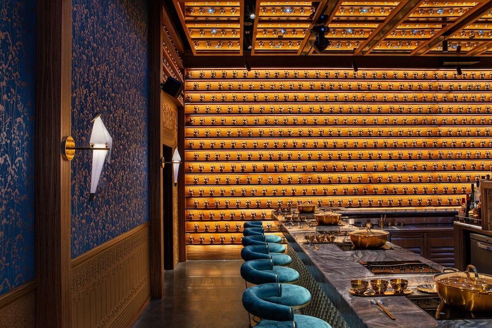 Moxy Downtown Los Angeles — Restaurant & bars in Los Angeles, California