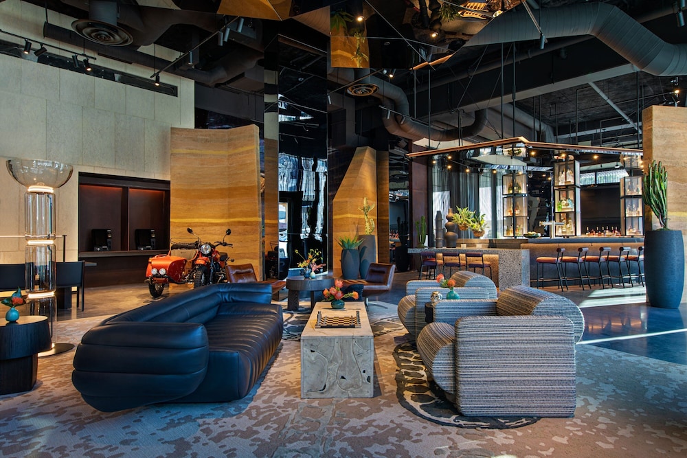 Moxy Downtown Los Angeles — Restaurant & bars in Los Angeles, California