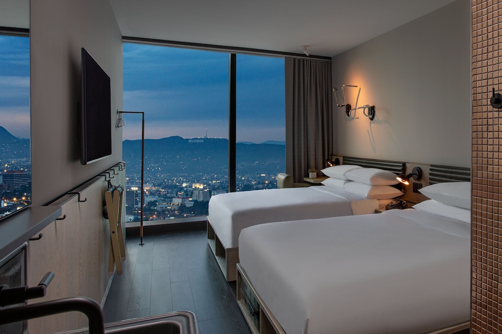 Moxy Downtown Los Angeles — Hotel rooms in Los Angeles, California