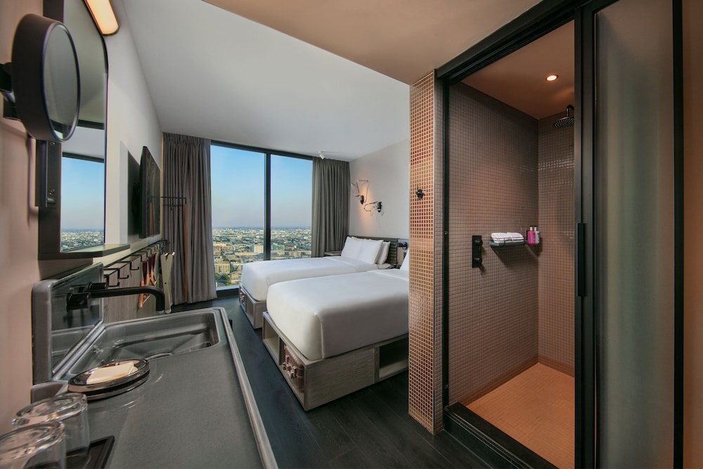 Moxy Downtown Los Angeles — Hotel rooms in Los Angeles, California