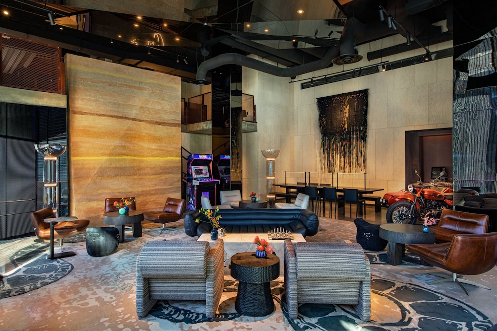 Moxy Downtown Los Angeles — Restaurant & bars in Los Angeles, California