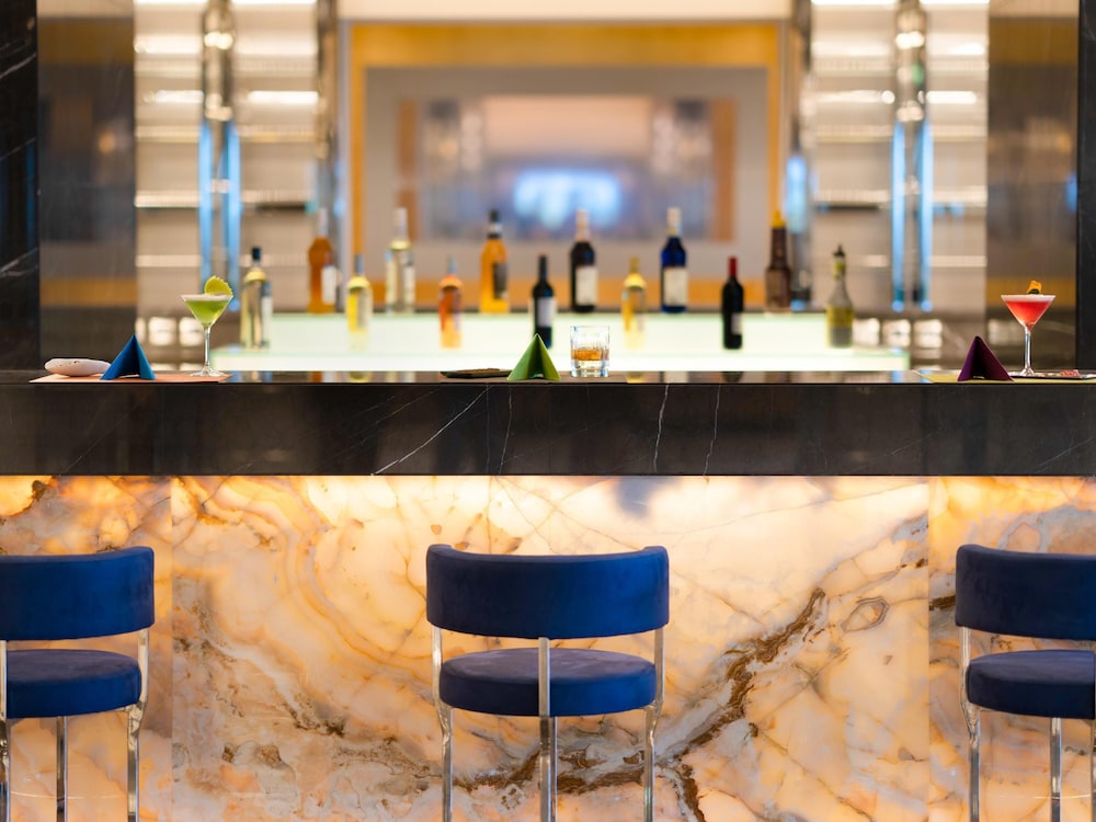 Rixos Marina Abu Dhabi — Restaurant & bars in Abu Dhabi