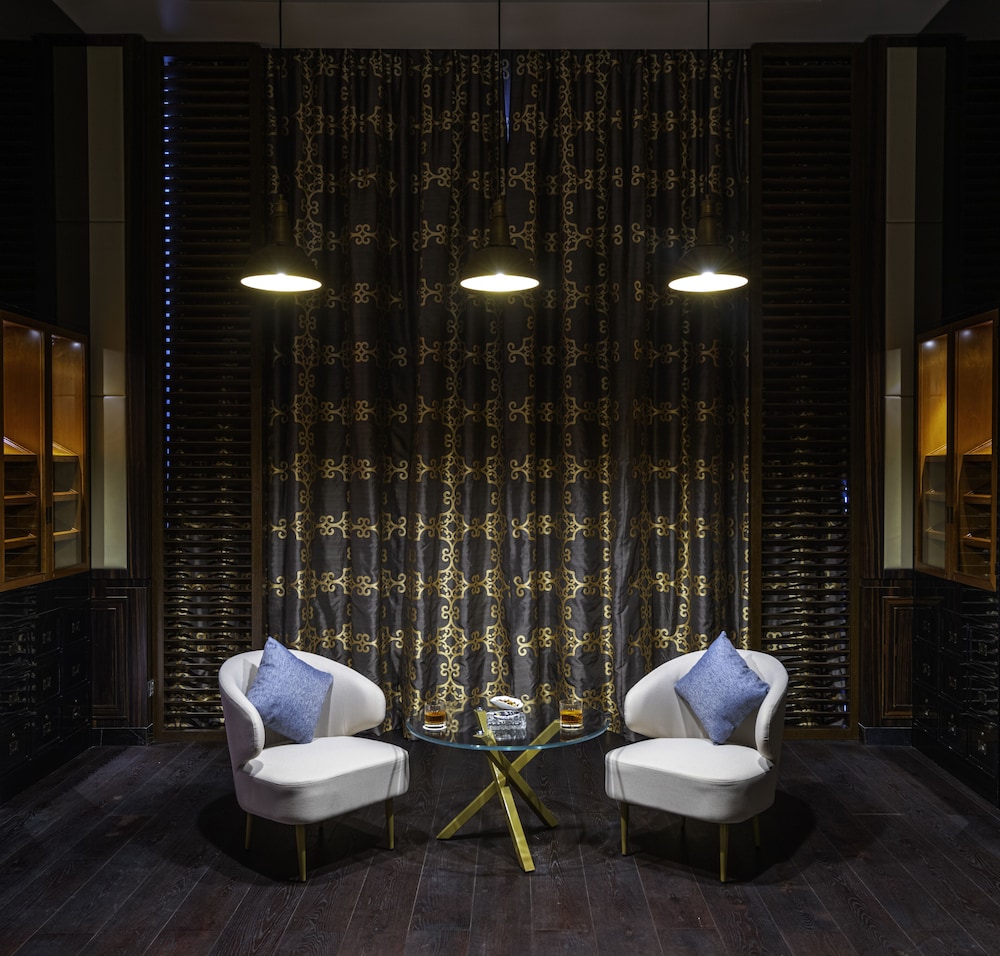 Rixos Marina Abu Dhabi — Restaurant & bars in Abu Dhabi