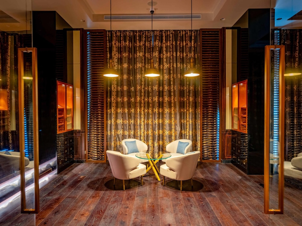 Rixos Marina Abu Dhabi — Restaurant & bars in Abu Dhabi