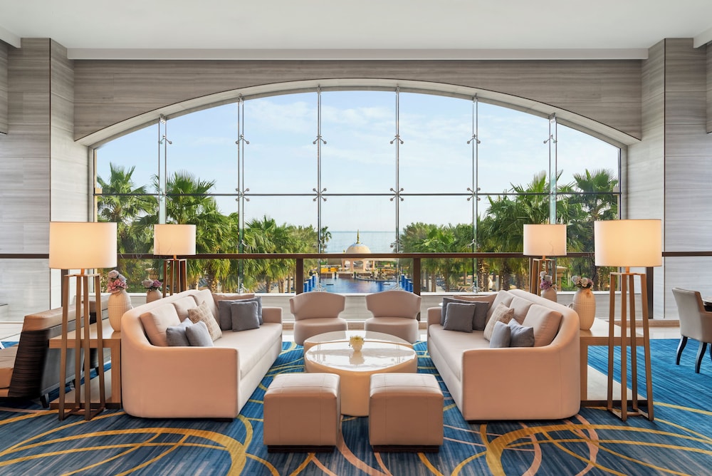 Rixos Marina Abu Dhabi — Swimming pool in Abu Dhabi