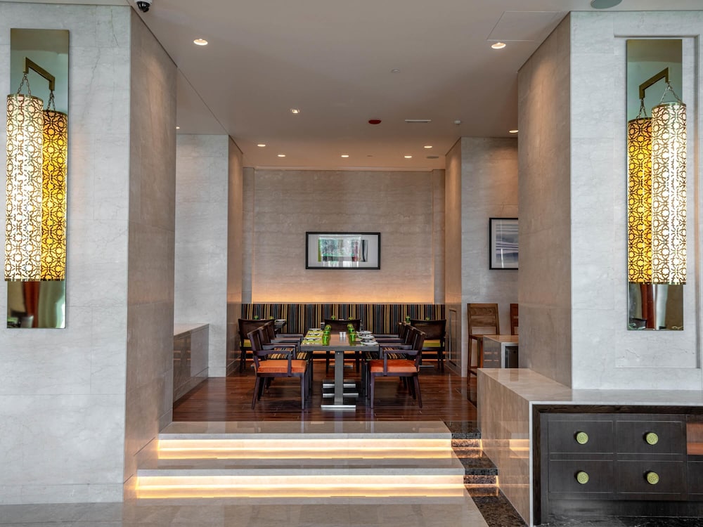 Rixos Marina Abu Dhabi — Restaurant & bars in Abu Dhabi