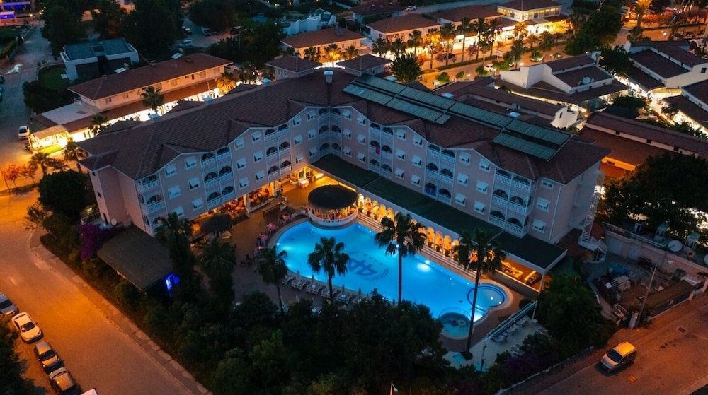 Pashas Princess by Werde Hotels Adult Only (+16) - All inclusive — Swimming pool in Kemer