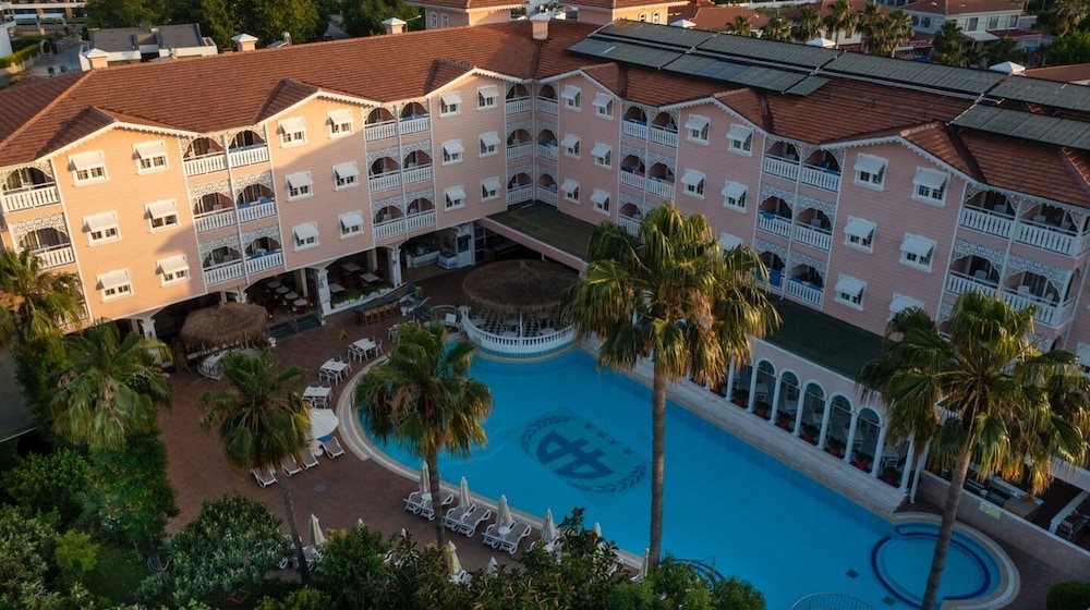 Pashas Princess by Werde Hotels Adult Only (+16) - All inclusive — Swimming pool in Kemer