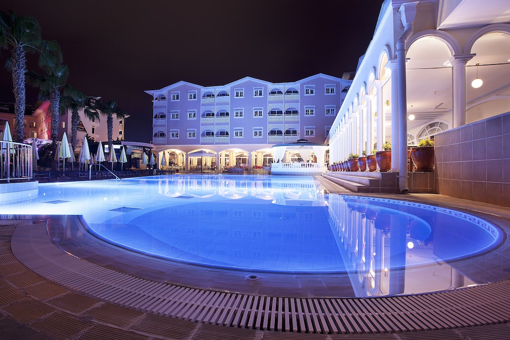 Pashas Princess by Werde Hotels Adult Only (+16) - All inclusive — Swimming pool in Kemer