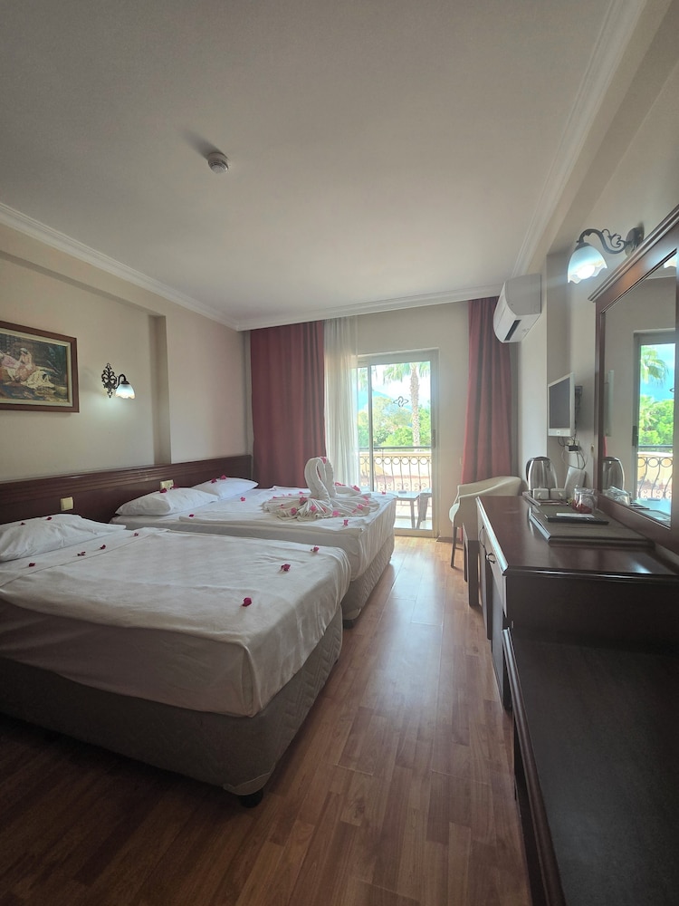 Stella Hotel — Hotel rooms in Kemer