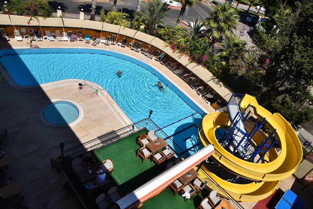 Stella Hotel — Swimming pool in Kemer