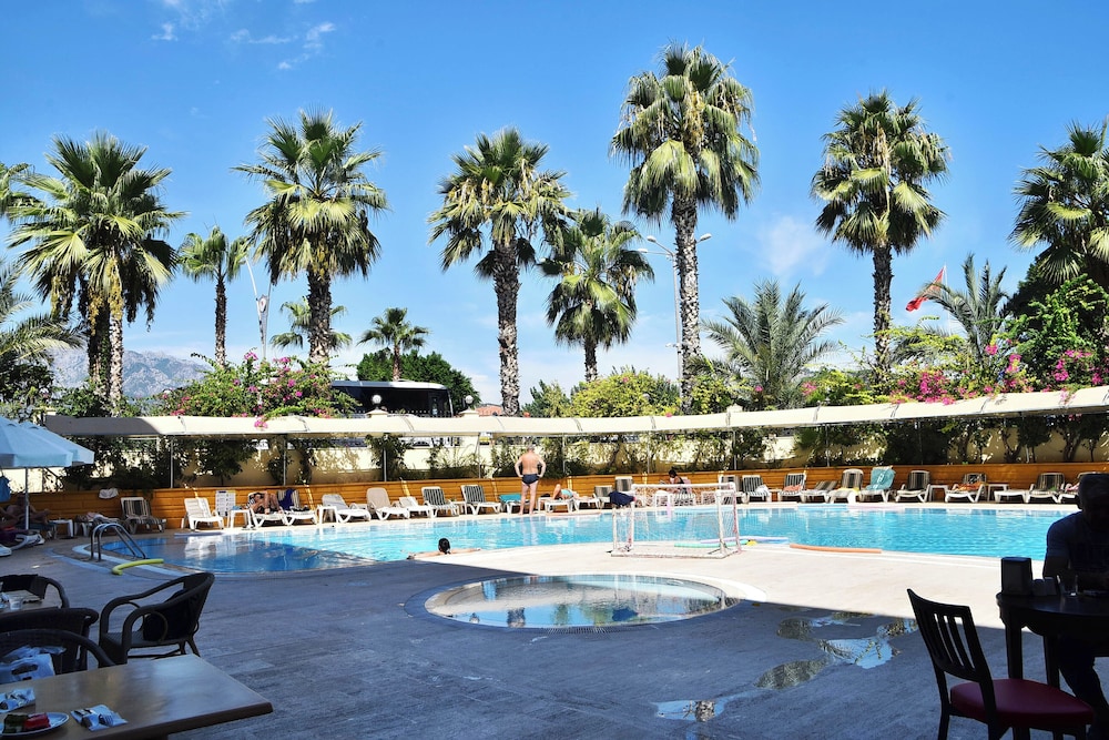 Stella Hotel — Swimming pool in Kemer