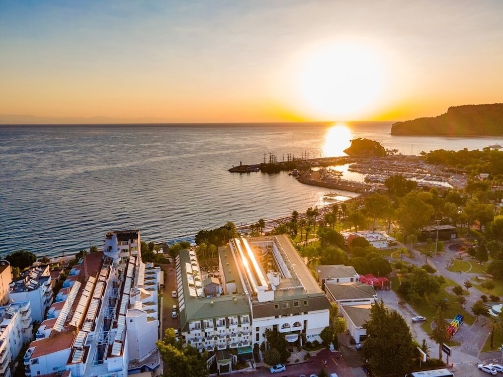 L'ancora Beach Hotel — Hotel building in Kemer