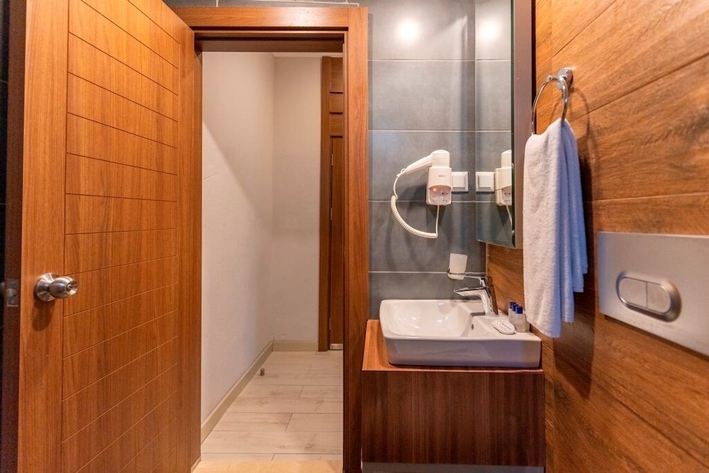 L'ancora Beach Hotel — Hotel rooms in Kemer