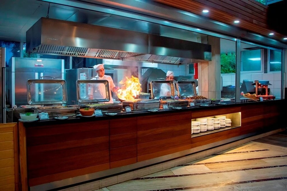 L'ancora Beach Hotel — Restaurant & bars in Kemer