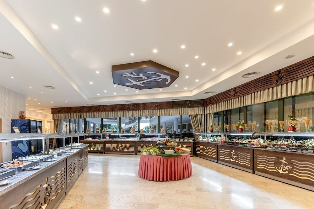 L'ancora Beach Hotel — Restaurant & bars in Kemer