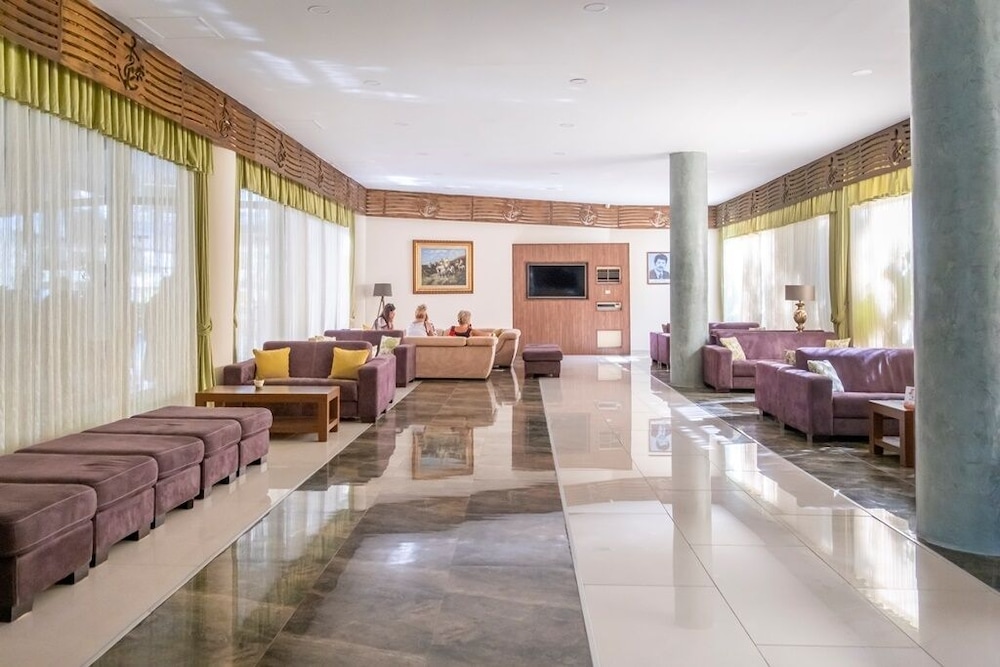 L'ancora Beach Hotel — Hotel building in Kemer