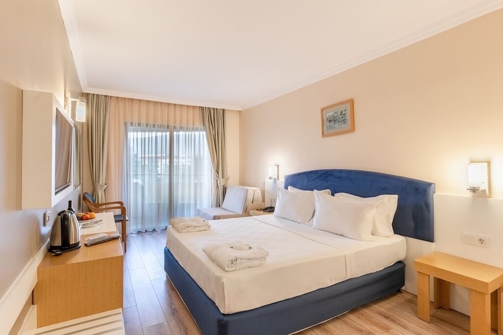 L'ancora Beach Hotel — Hotel rooms in Kemer