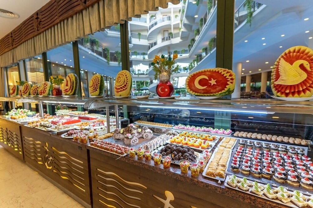 L'ancora Beach Hotel — Restaurant & bars in Kemer
