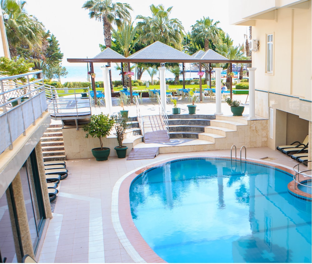 L'ancora Beach Hotel — Swimming pool in Kemer